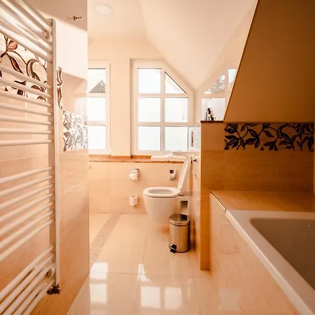 Imperial Casino 4* סטראז'ני