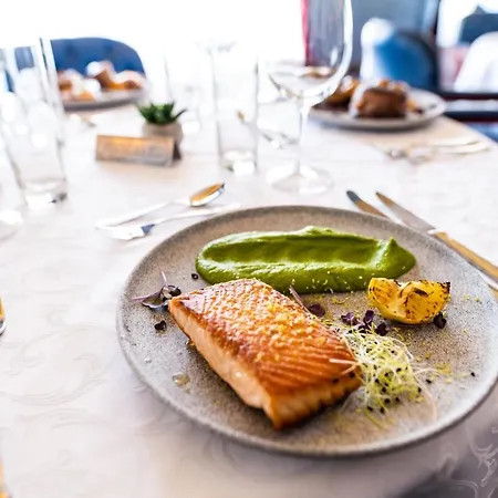 Imperial Casino סטראז'ני