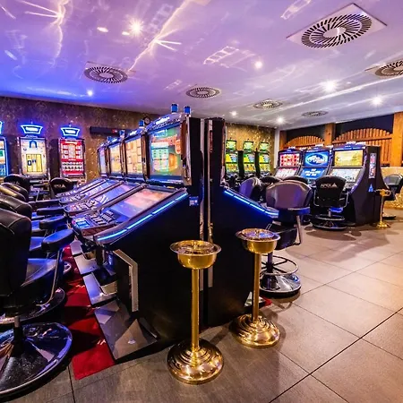 מלון Imperial Casino 4*