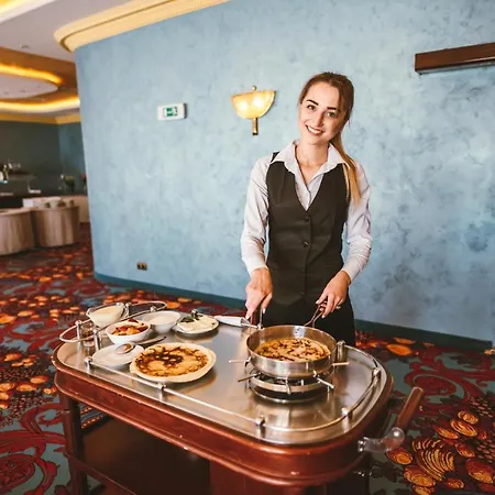 Imperial Casino 4* סטראז'ני