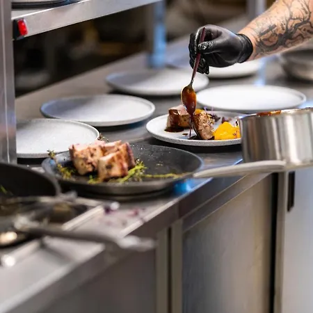 Imperial Casino מלון